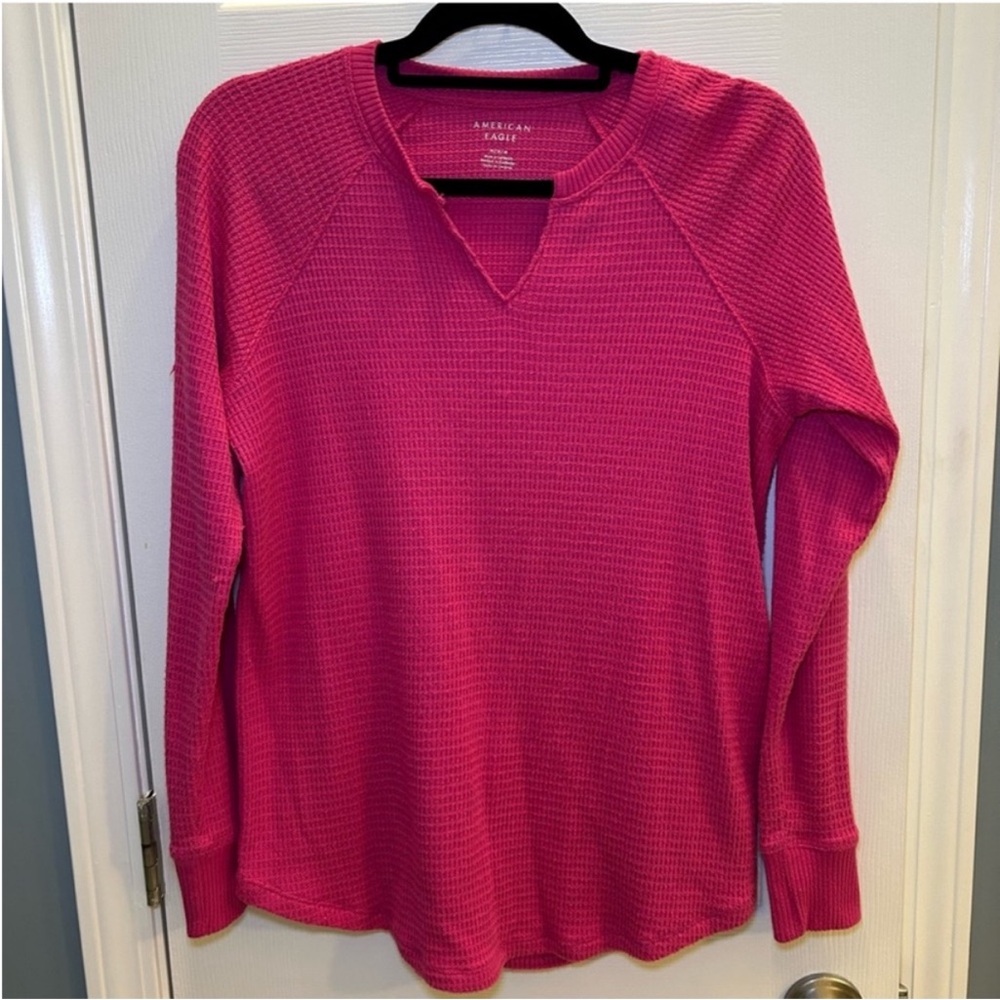 American Eagle pink soft vneck sweater